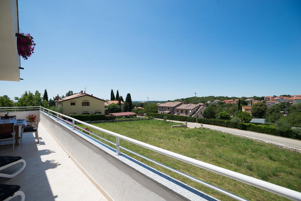 Apartments Zdenka Ровинско село Екстериор снимка